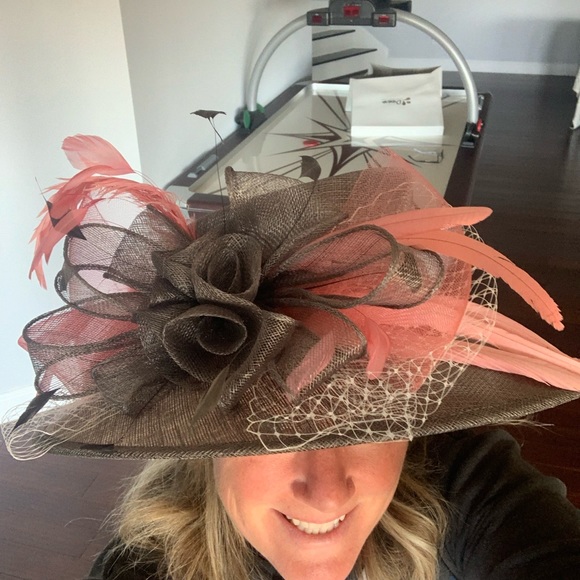 Derby Hat - gray with coral feather and gray flower accents - Picture 4 of 7